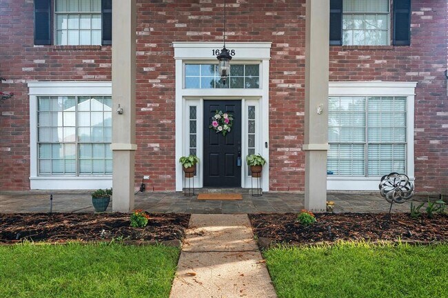 Foto del edificio - 16338 Hickory Point Rd