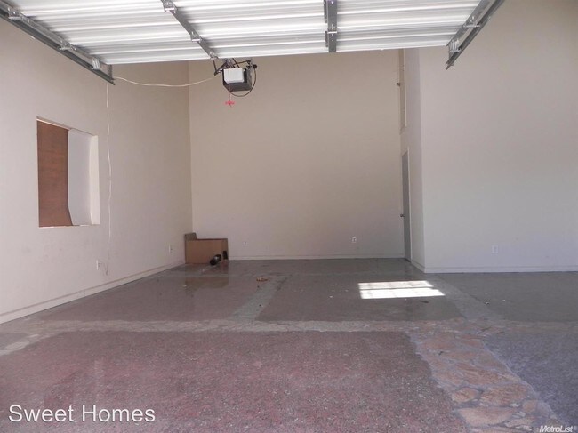 Building Photo - 8289 Gerber Rd