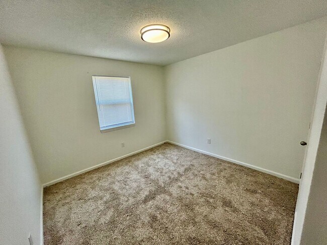 Foto del edificio - 2 Bedroom in Danville!