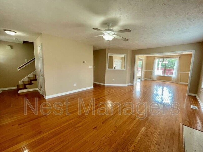 Foto del edificio - 4113 Redspire Ln