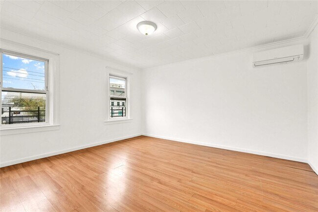 Foto del edificio - 9150 121st St