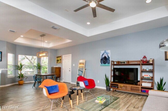 Foto del edificio - 3 br, 2 bath House - 2755 Woodline Street