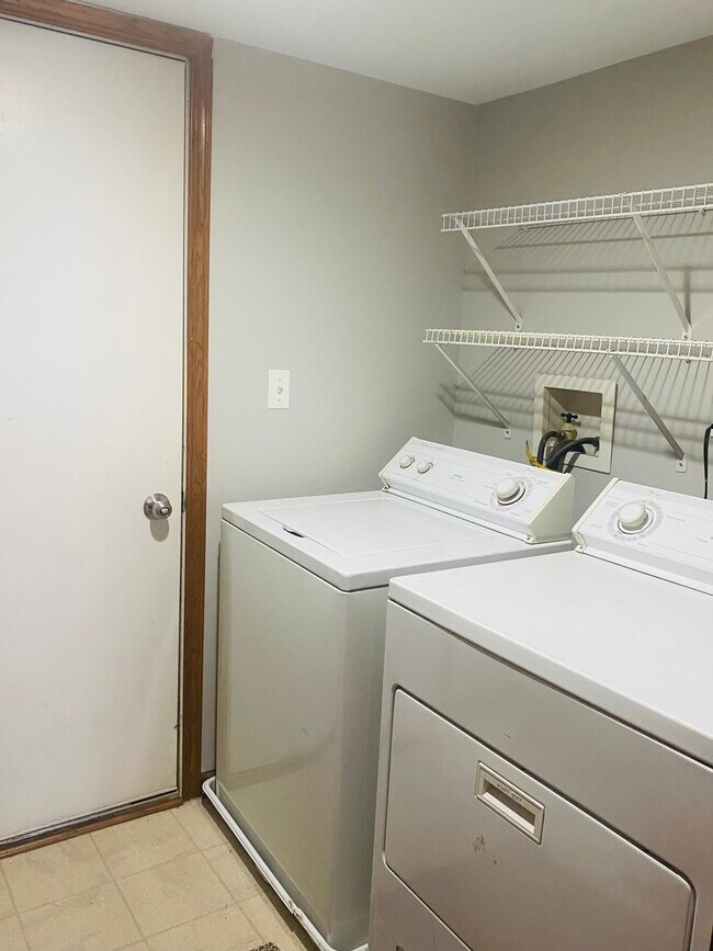 Foto del edificio - 2929 Caldwell Ln