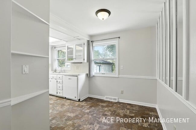 Foto del edificio - 4586 Wentworth Dr