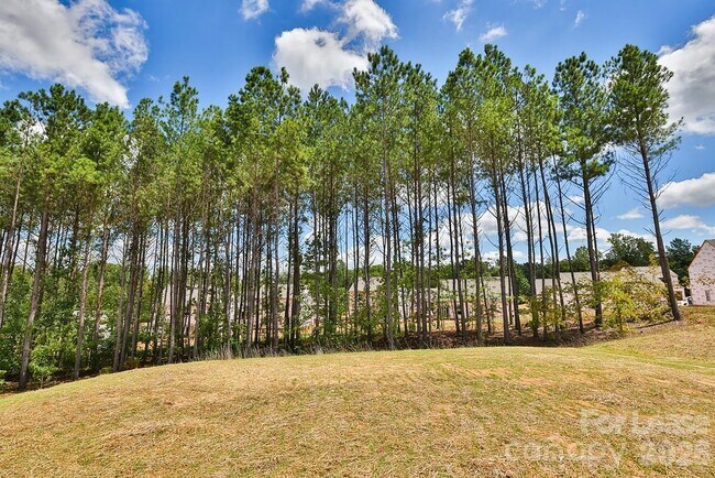 Building Photo - 6136 Ahoskie Dr