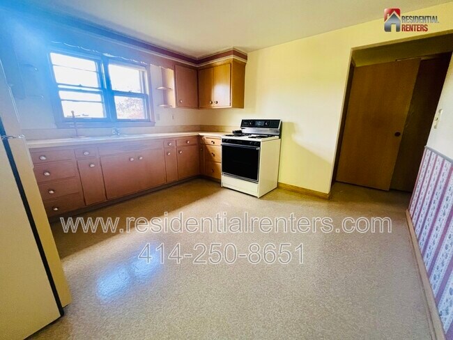 Building Photo - 4713 N 90th St