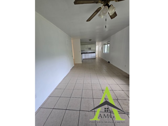 Foto del edificio - 9811 E 24th St