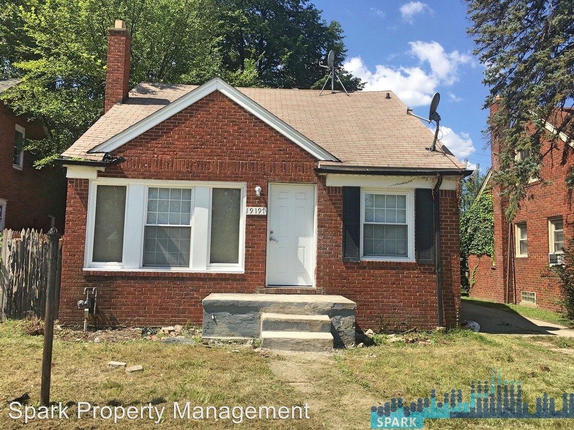 Foto principal - 3 br, 1.5 bath House - 19197 Hubbell St