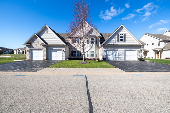 Building Photo - 1811 Woodland Way