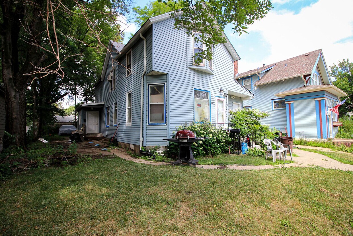 Primary Photo - 605 S Spring Ave
