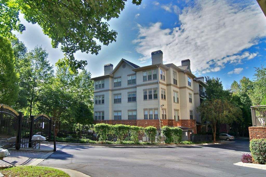 Foto principal - 5559 Glenridge Dr