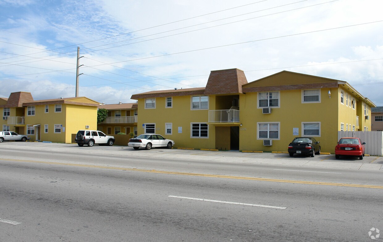 Building Photo - 3254 E 4th Ave