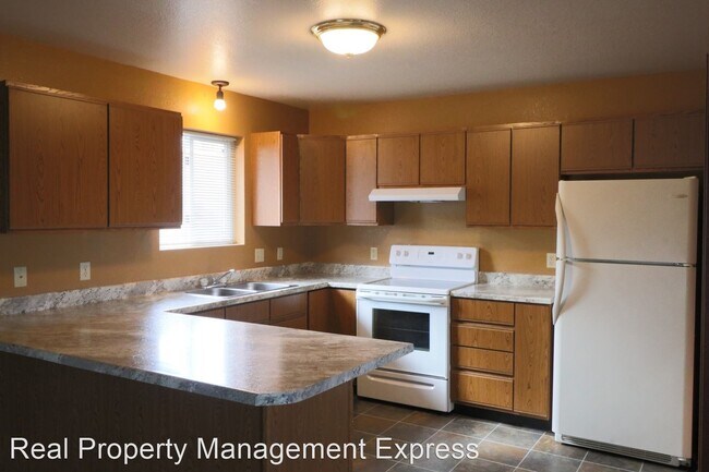 Foto del edificio - 2 br, 1.5 bath House - 1314 N Duluth Ave