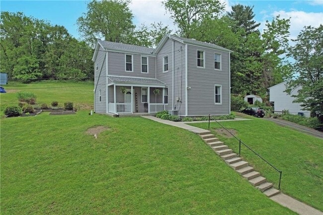 Conveniently Located 4 Bed/2 Bath Home-Central AC and Heat-Available 3/01! - Conveniently Located 4 Bed/2 Bath Home-Central AC and Heat-Available 3/01!