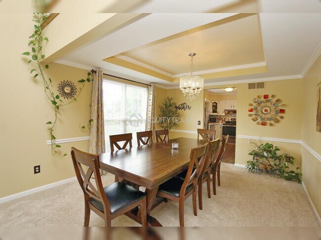 Foto del edificio - 6275 Hummingbird Dr