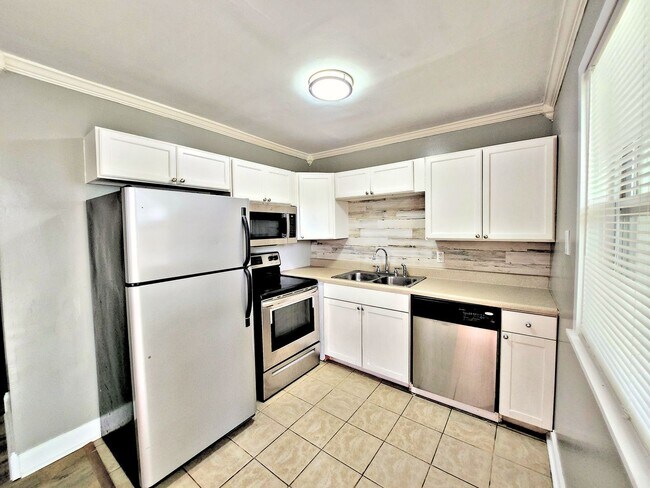 Foto del edificio - 1504 Oakwood Ave NE
