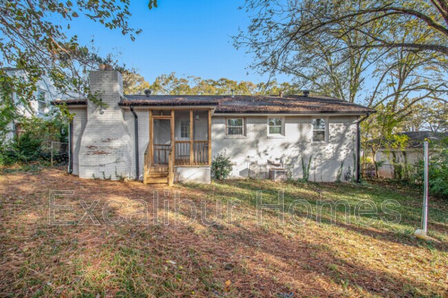 Building Photo - 2861 Mitchell Dr