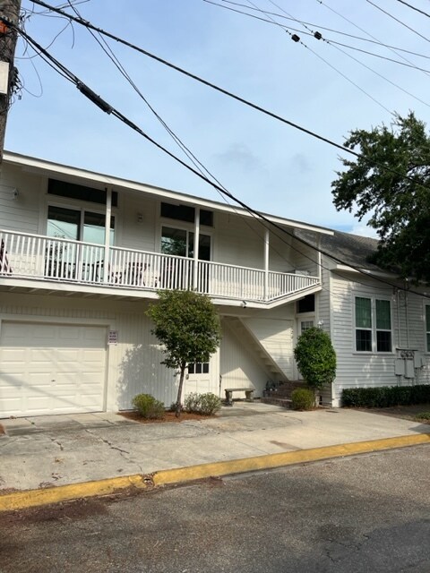 Building Photo - 5600 Camp St
