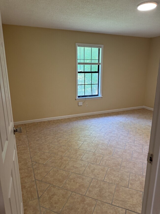 Foto del edificio - 103 Issac Dr