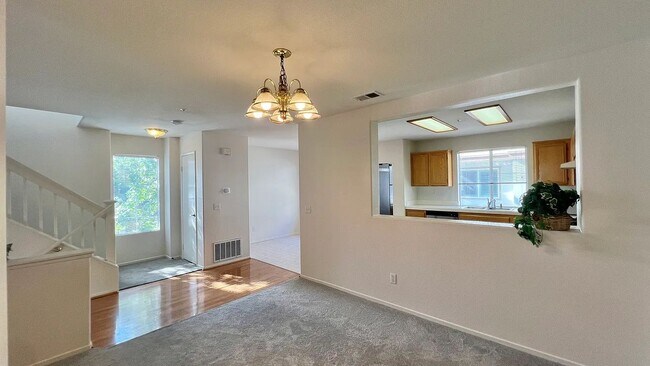 Building Photo - 10206 Wateridge Cir