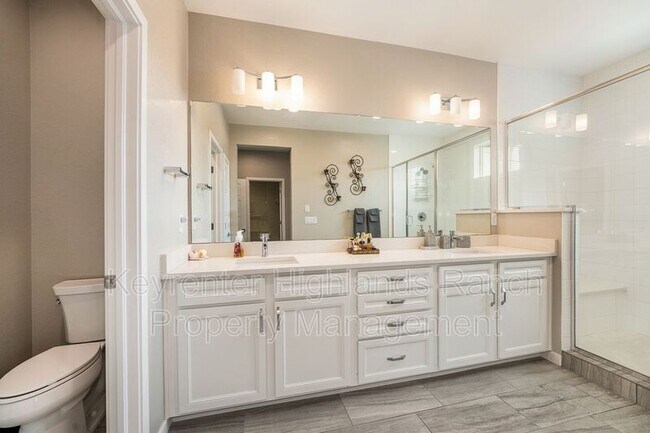 Building Photo - 9051 Southhurst Ct