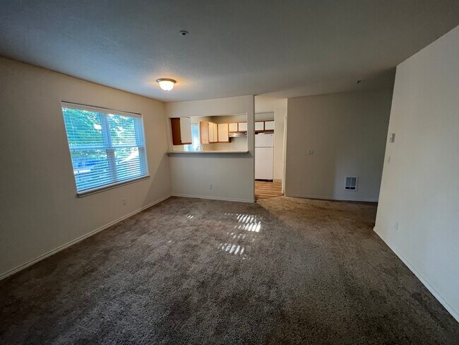 Building Photo - 3007 SW 11th Ave