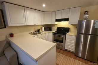 Building Photo - 41 Elizabeth Way