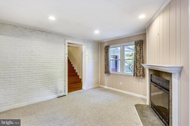 Building Photo - 7918 Lynbrook Dr