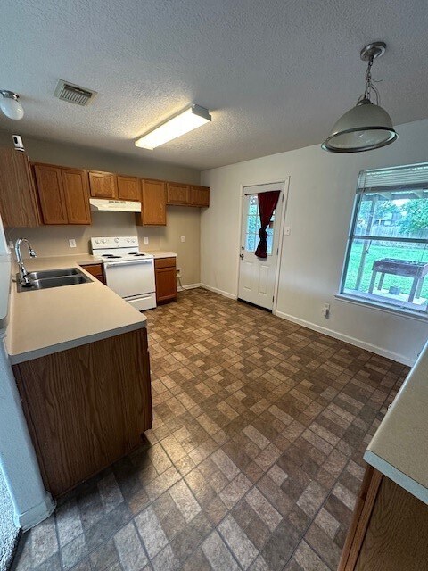 Building Photo - 13972 Buckskin Dr