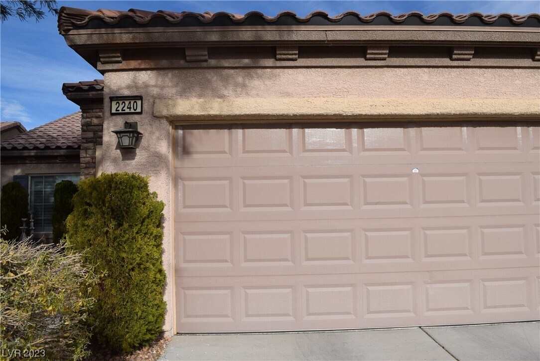 Foto principal - 2240 Laurel Heights Ln