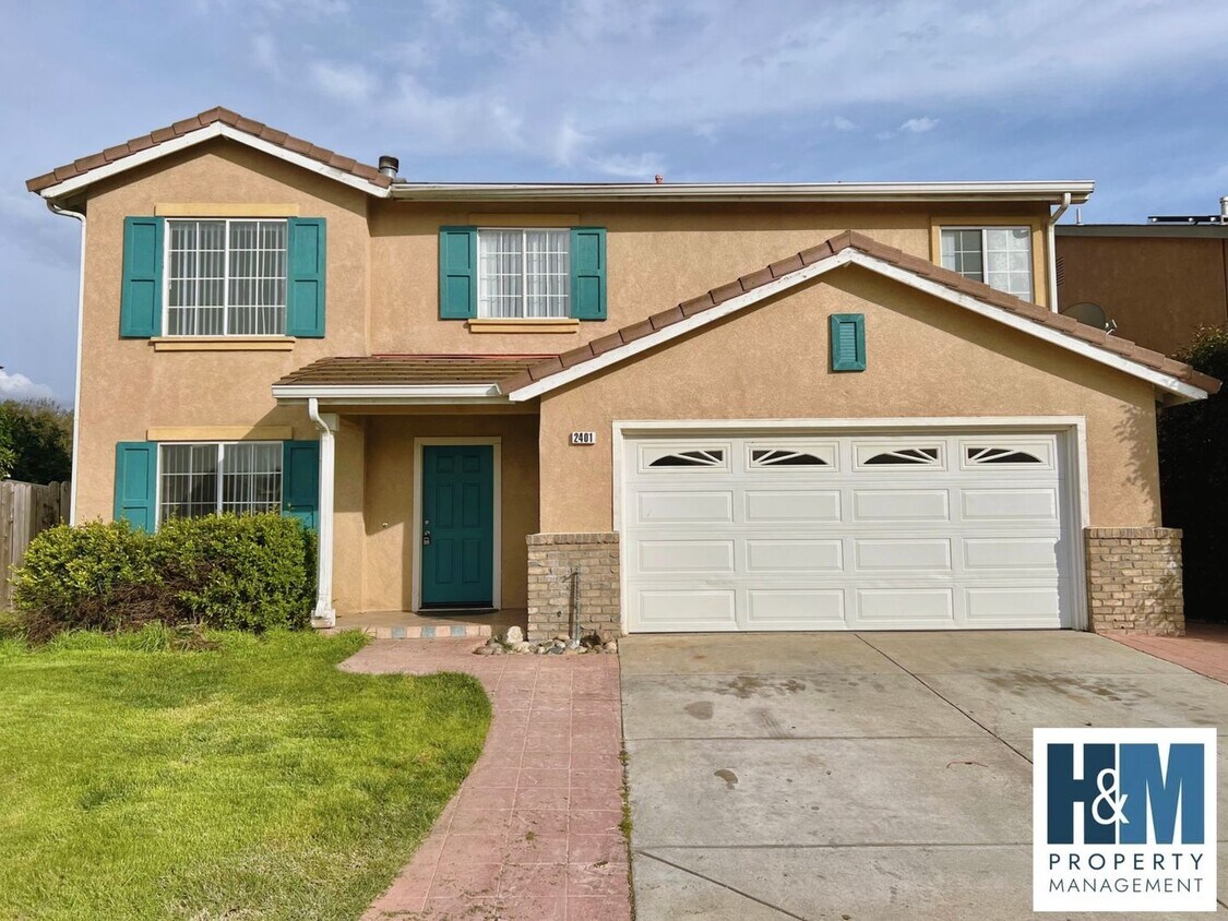 Primary Photo - Large Hollister Home