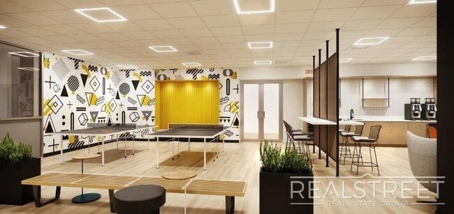 Building Photo - LUXURY 3 BR in Queens!