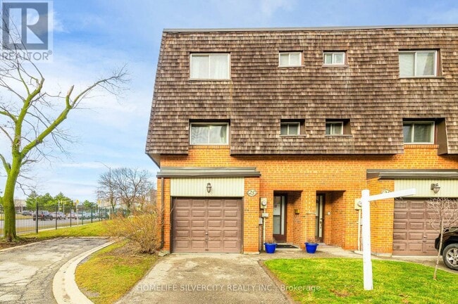 Building Photo - 25 Briar Path