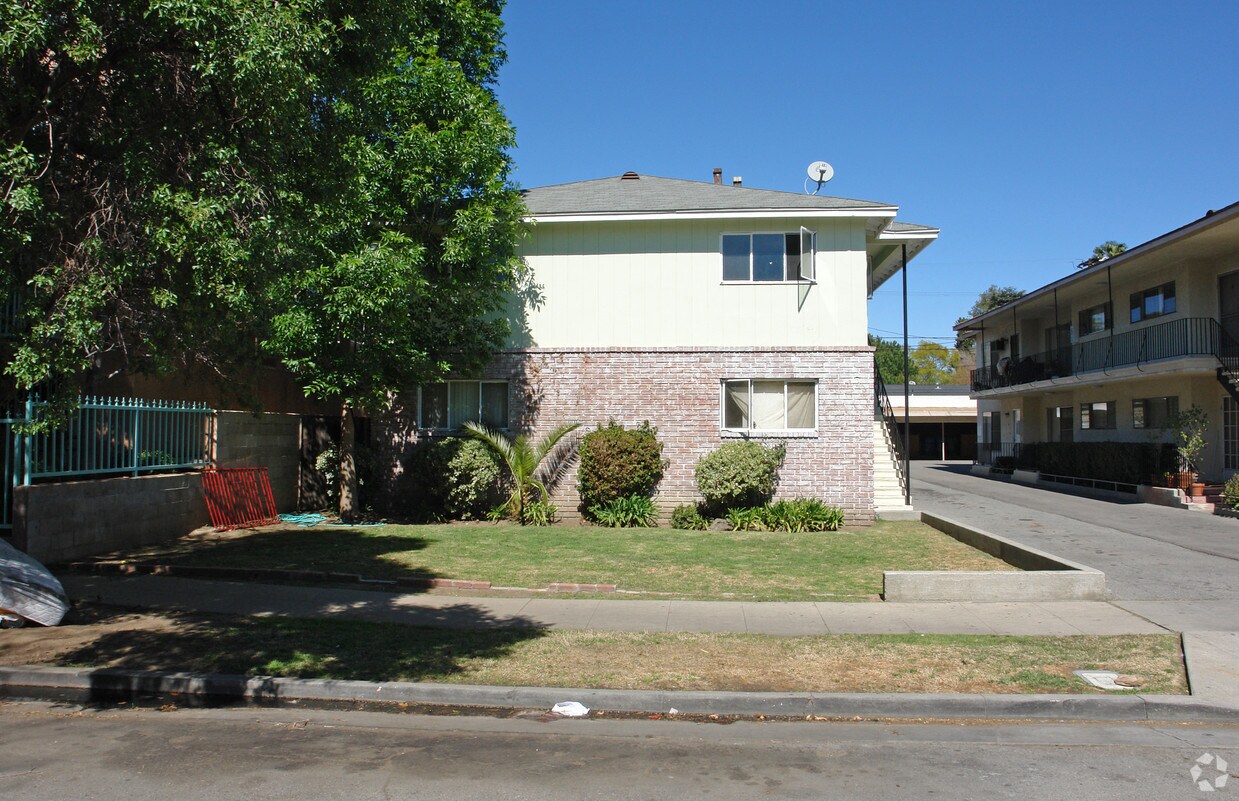 Building Photo - 14155 Gilmore St