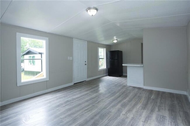 Building Photo - 340 Towler St