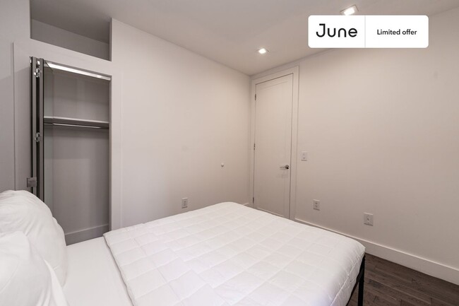 Foto del edificio - Private bedroom in 4 bed/2 bath Home