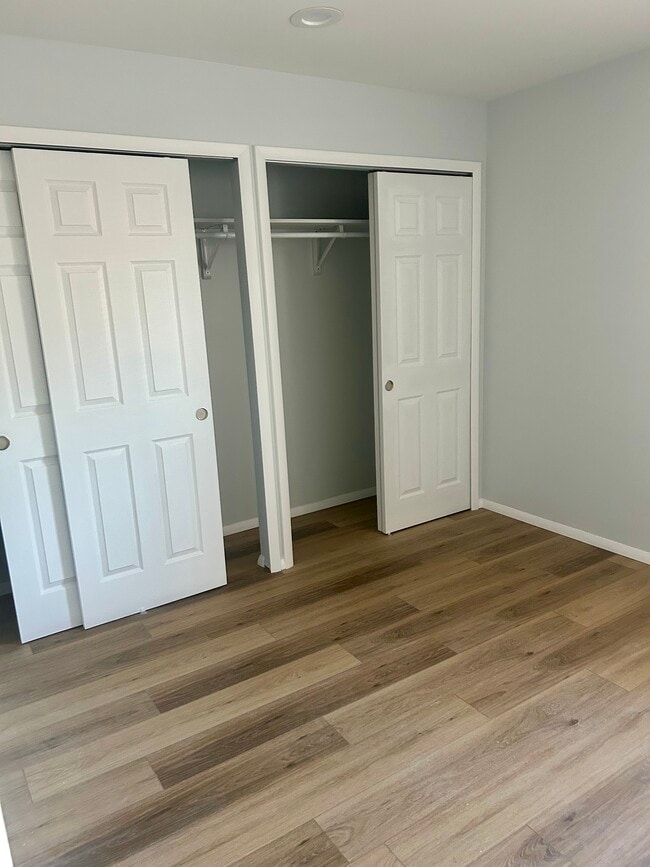 Armarios de dormitorio remodelados - 715 Washtenaw Road