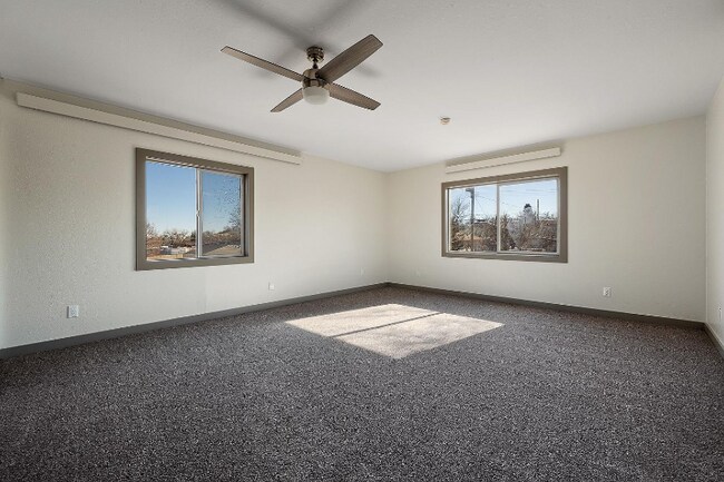 Building Photo - 319 Meade St