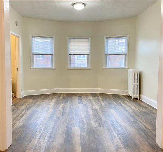 Building Photo - 726 Avenue A