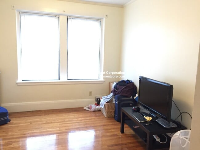 Foto del edificio - 349 Pleasant St