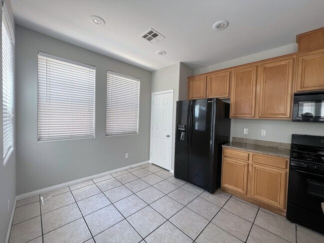 Building Photo - 9307 Vista Waters Ln