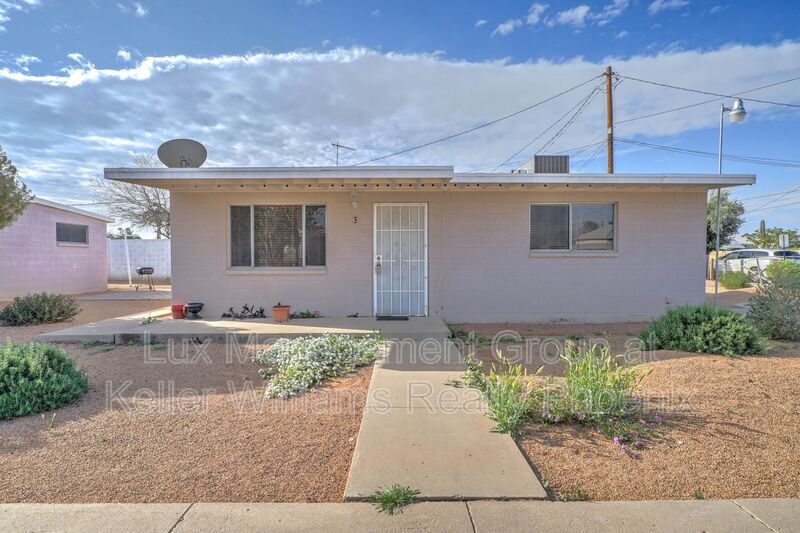 Primary Photo - 221 N Pinal St