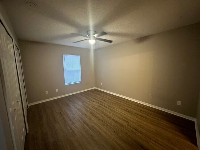 Building Photo - Winter Garden 3/2 Townhome Available NOW!