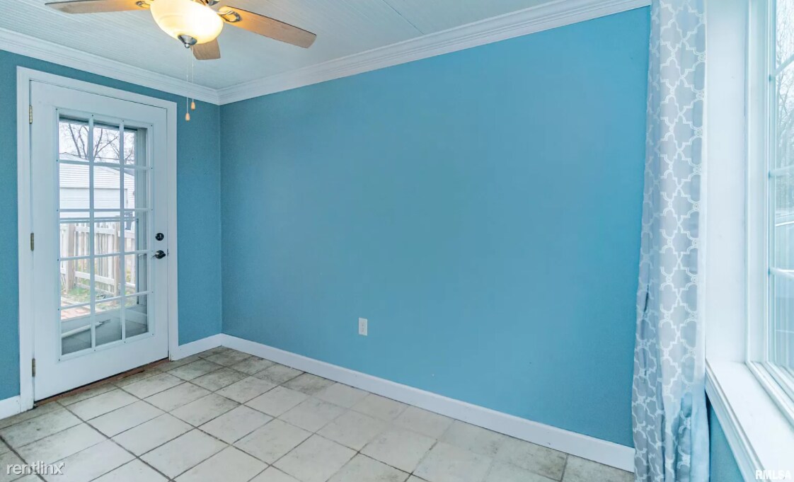 Primary Photo - 2 br, 1 bath House - 406 W Albany Ave