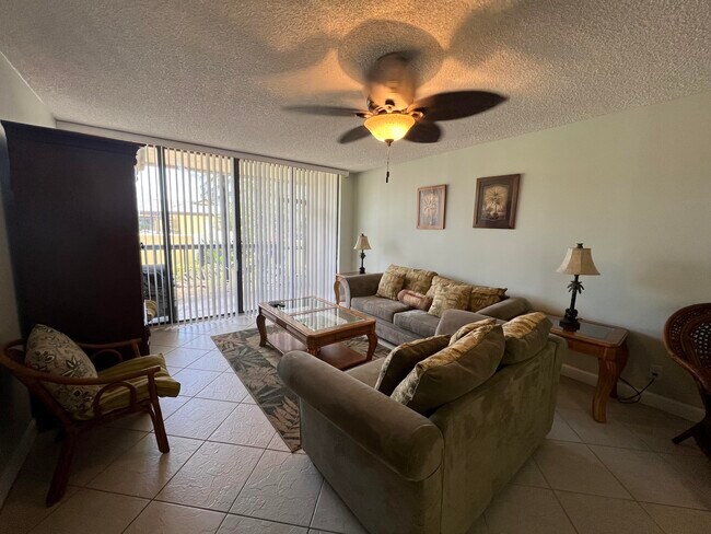 Building Photo - 9500 S Ocean Dr