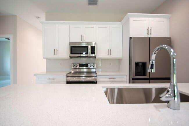 Foto del edificio - 122 SE 12th Ter