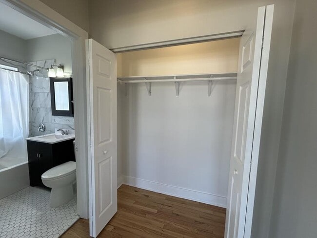 Building Photo - 0 bedroom in Chicago IL 60646