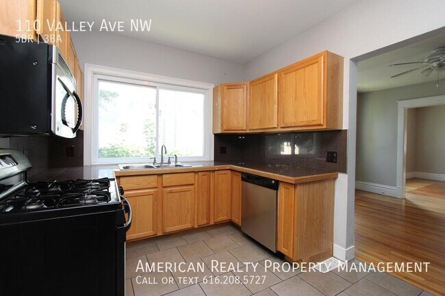 Foto del edificio - 110 Valley Ave NW