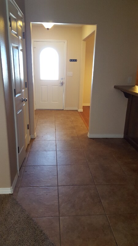 Building Photo - 360 Haley Cir