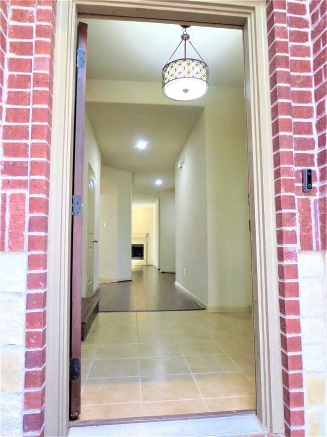 Foto del edificio - 18911 Cove Mill Ln